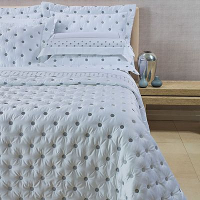 Kit Cobre Leito Colcha Garland Queen 100% Algodão 400 Fios Acetinado Bordado 5 Peças - Branco e Cinza