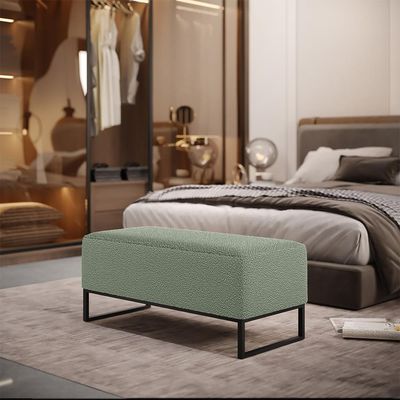 Kit 02 Puffs Decorativo Sala De Estar Cléo 90cm Base De Ferro Preto W01 Bouclê Oliva - Lyam Decor