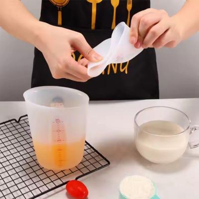 Copo Medidor Dosador Silicone Flexivel Jarra Medidora Graduado 500ml Quimica Confeitaria Xicara Cozinha Culinaria Multiu