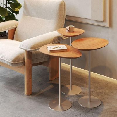 Conjunto De 3 Mesas Laterais Orgânicas Kaleo Base Champanhe Tampo Mel