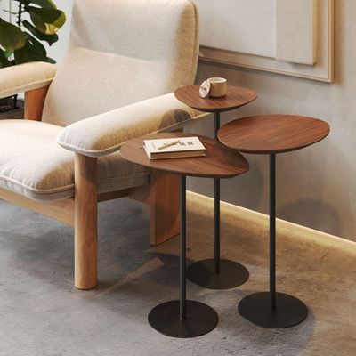 Conjunto De 3 Mesas Laterais Orgânicas Kaleo Base Preta Tampo Castanho