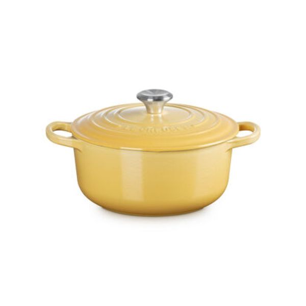 PANELA REDONDA LE CREUSET 22CM SIGNATURE FERRO ESMALTADO CAMOMILLE 21177220074430