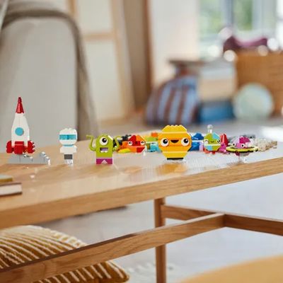 Lego Classic Planetas Espaciais Criativos 450 Peças - 11037