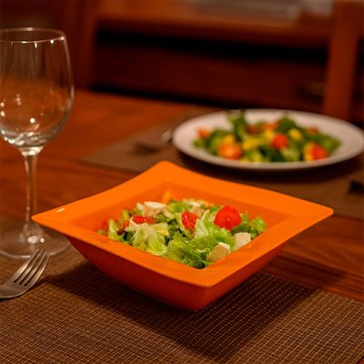 Saladeira Moove Quadrada 2L Laranja em Polipropileno