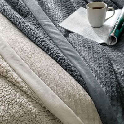Cobertor Queen de Sherpa e Flanel Fleece Karsten 240x260 cm Eliot Metal