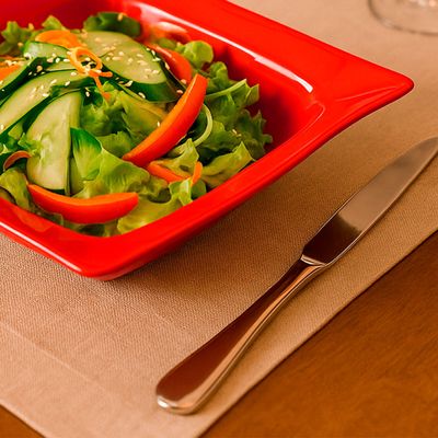 Saladeira Moove Quadrada 800ml Vermelha em Polipropileno