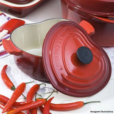 PANELA LE CREUSET FORMATO CORAÇÃO FERRO 20CM VERMELHA 25105020602460