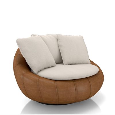 Poltrona Giratória Sala de Estar com Almofadas Afrodite Off White Caramelo Manchado Linho/PU G45 - Gran Belo