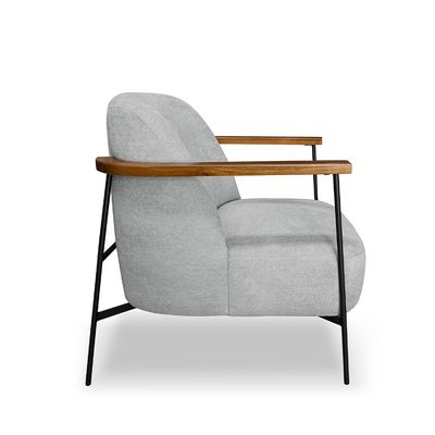 Kit 2 Poltronas Sala de Estar Pés em Ferro Preto Braço Madeira Maciça 86cm Thane Bouclê Cinza G63 - Gran Belo