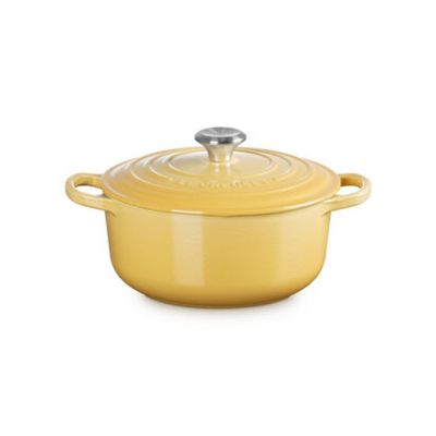 PANELA REDONDA LE CREUSET 24CM SIGNATURE FERRO ESMALTADO CAMOMILLE 21177240074430