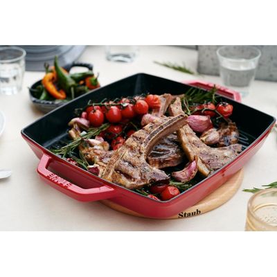 GRELHA STAUB QUADRADA COM DUAS ALÇAS EM FERRO FUNDIDO VERMELHO CEREJA 23X23CM 405117300