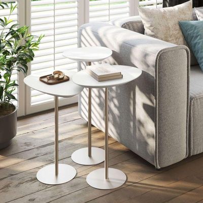Conjunto De 3 Mesas Laterais Orgânicas Kaleo Base Champanhe Tampo Branco