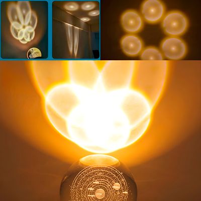 Luminária Galáxia 3D Esfera de Cristal com Base de Madeira – Design Minimalista e Sofisticado
