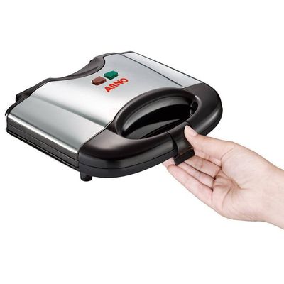 Sanduicheira Grill Sacs Placa Antiaderente Pés Antiderrapantes Arno Preto/Inox / 220V