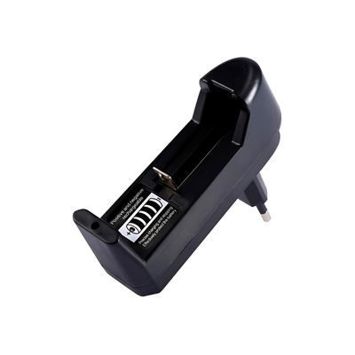 “Carregador Universal de Pilhas e Baterias Recarregáveis Bivolt – Seguro e Versátil | Preto