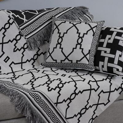 Kit Xale Para Sofá Com Franja Grécia 5 Peças 1,35m x 1,35m 60% Algodão / 40% Poliéster Tecido Jacquard - Preto