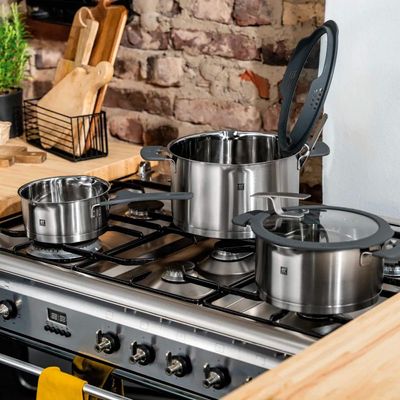 Jogo de Panelas em Aço Inox Zwilling Simplify 5 Peças com Suporte de Tampa e Escoamento Integrado