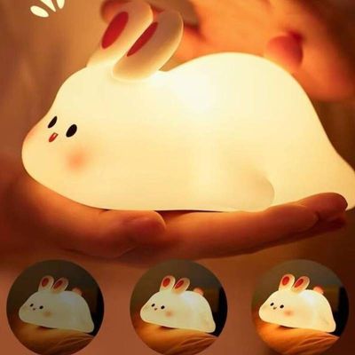 Luminária Branca Coelhinho Touch Recarregável Luz Noturna