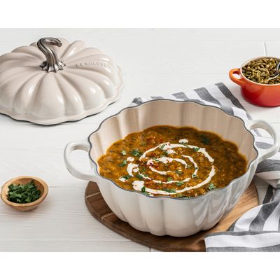 PANELA ABÓBORA LE CREUSET REDONDA EM FERRO FUNDIDO 24CM MERINGUE 21238247164430