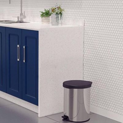 Lixeira com Pedal Tramontina New 12L Inox Polido Tampa Preta Escritório Cozinha Banheiro