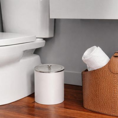 Lixeira Plástica Útil Branca com Tampa em Aço Inox Tramontina Banheiro Cozinha Quarto