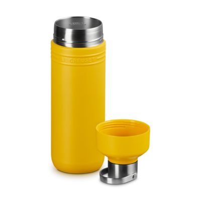 GARRAFA LE CREUSET TÉRMICA ON THE GO EM AÇO INOXIDÁVEL 1 LITRO AMARELO NECTAR 41066336720001
