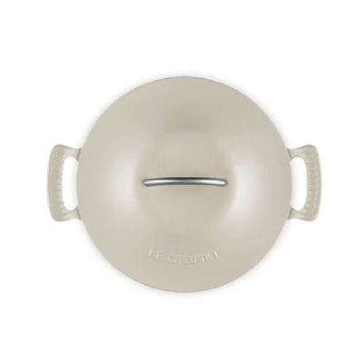 PANELA REDONDA LE CREUSET MODERN 26CM HERITAGE EM FERRO FUNDIDO MERINGUE 21700267164430