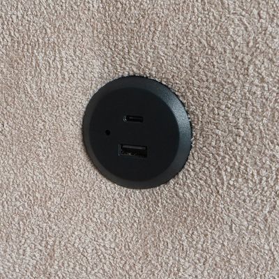 Sofá 3 Lugares Retrátil e Reclinável com USB Absoluto Linho Bege