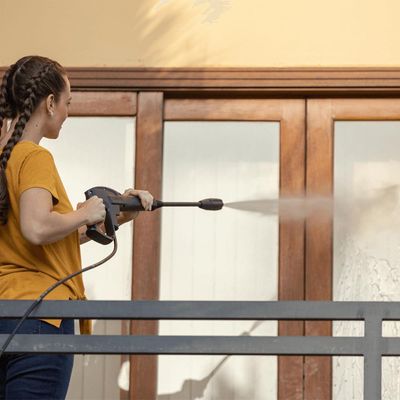 Lavadora de Alta Pressão Kärcher K2 Plus 1740 PSI 1400W com Alça e Rodas para Transporte 220V
