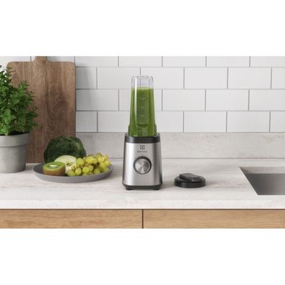 Liquidificador Portátil Electrolux Sport Blender 320W Efficient Inox c/ 2 garrafas (BSE20) 127V