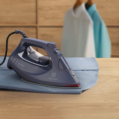Ferro de Passar a Vapor e a Seco Electrolux Experience com PowerVapour e Desligamento Automático (ESI70) 127V