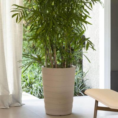 Vaso Grego Alto Decorativo de Flor 50cm Folhagem Tramontina Plástico Acabamento Granito Areia