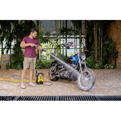 Lavadora de Alta Pressão Kärcher Prática Black 1450 PSI 1200W 220V