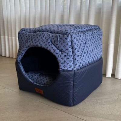 Cama Para Cachorro Toca Quadrada Em Corino + Poliéster Azul Lv Média (m) 40 X 40 X 40 Cm