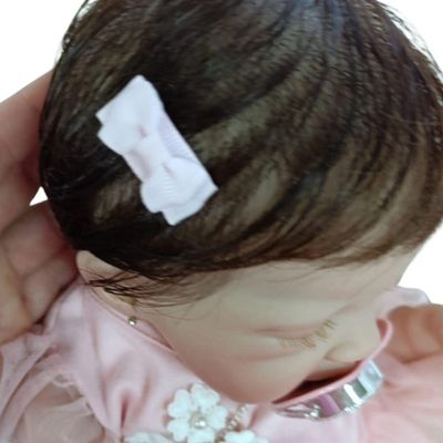 Bebê Reborn Menina Dormindo Recém Nascida Olhos Fechados Cabelo Implantado Fio A Fio