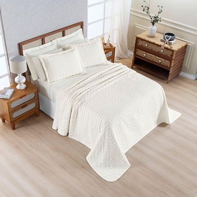 Kit Colcha Cobre Leito Scarpa Plissê Queen Seersucker 3 Peças Maciez E Leveza Textura  Palha Marfim