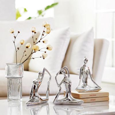 Escultura Decorativa de Yoga em Porcelana 19,5x16x6 Prata - Gran Belo
