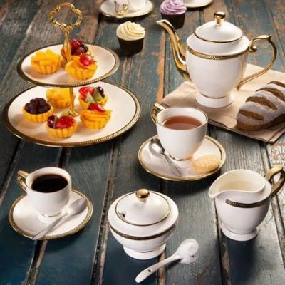 Porta Doces De Porcelana 2 Andares Paddy Branco E Dourado 19/27 X 24 Cm Wolff