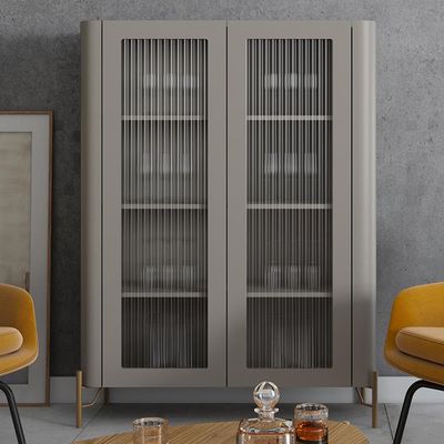 Cristaleira Sala De Jantar 2 Portas Vidro Pés Industrial Dourado Naim I03 Grigio - Lyam Decor