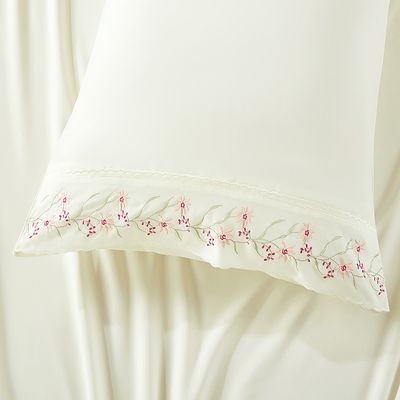 Jogo de Lençol Rosaline Queen 4 Peças MicroPercal 300 Fios Bordado - Flor Pink - 100% Poliéster