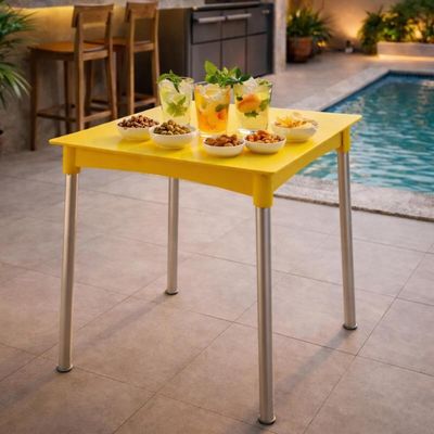 Mesa Tramontina Diana Summa Plástico Amarela Pés Alumínio 70cm Quadrada Área de Lazer Quintal