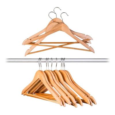 Kit com 18 Cabides de Madeira Envernizado Gancho de Metal