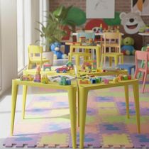 Kit 6 Mesas Plásticas Triangulares Infantil Amarela 64x59cm Tramontina Sofia Brincar Estudar