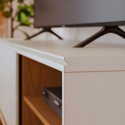 Rack Para Sala de Estar TV 60 Pol Quebec C04 Off White Matte Freijó - Lyam Decor