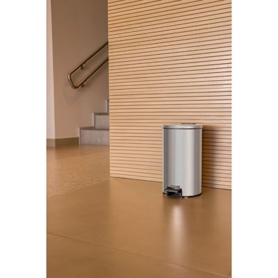 Lixeira com Pedal Tramontina Loop Aço Inox Polido 5 Litros
