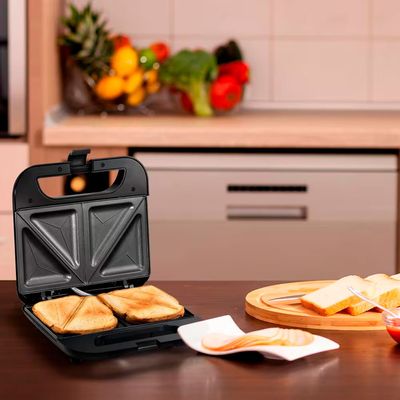 Sanduicheira Elgin SAN40 Brunch Time 800W Prata com Preto / 220V