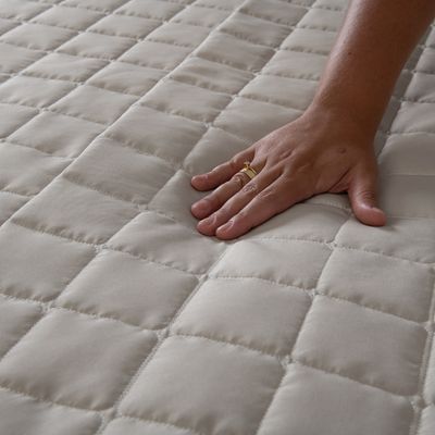 Kit Cobre Leito Matelado Dupla Face Soft 3 Peças Queen 100% Poliéster  - Areia