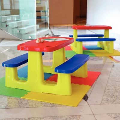 Mesa Infantil Plástica de Atividades Tramontina 90x84x52cm Playground Escolar Colorida Pic-nic