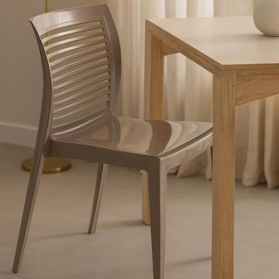 Conjunto 4 Cadeiras Plástico Empilhável Tramontina Victória com Encosto Horizontal Camurça