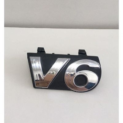 Emblema Letras V6 Encaixe Dianteiro Amarok 2017/2020 Cromado